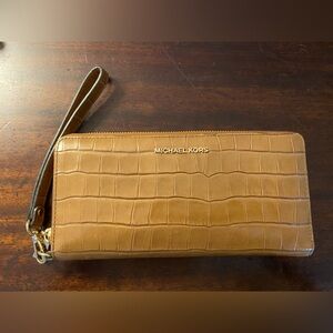 Michael Kors Tan Croc-Embossed Leather Jet Set Continental Wallet Wristlet